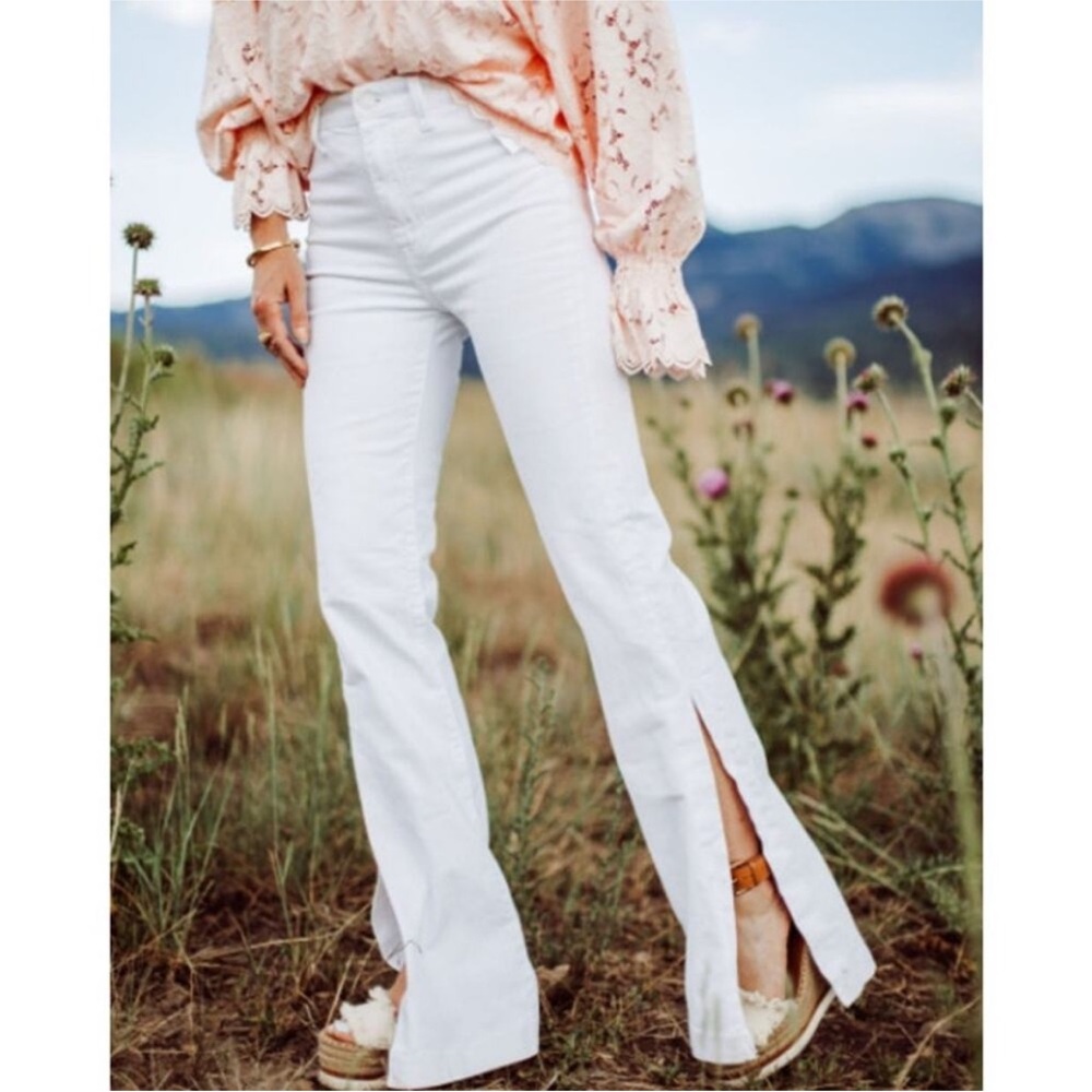 7 For All Mankind - White Flare Slit Jeans - size 26 - NEW WITH TAGS 🤍🤍🤍